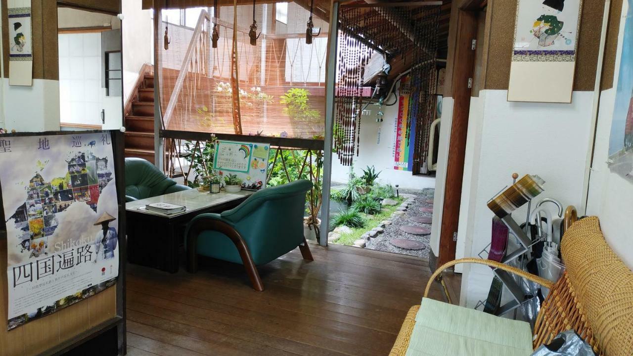 Walking Pilgrimage Hotel Tokiwa Ryokan Ozu  Екстериор снимка